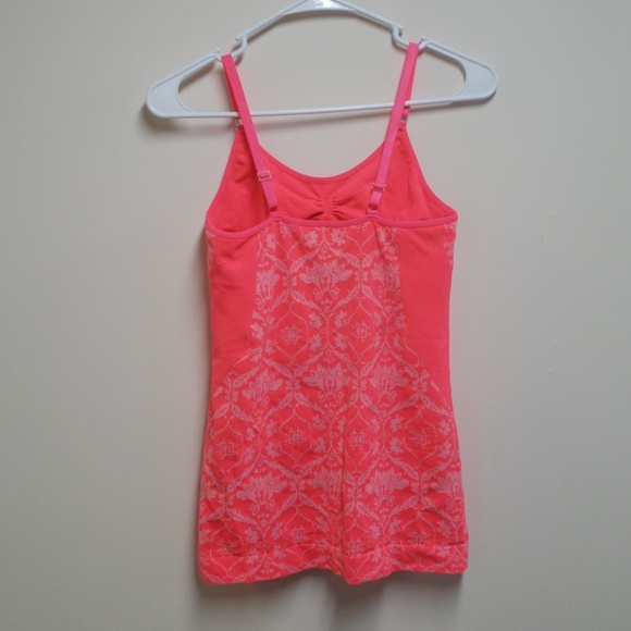 Workout Top - Picture 2 of 4